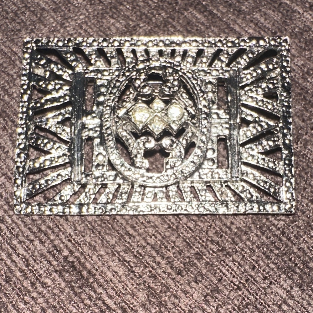 Silver-Tone Geometric Filigree Brooch - Elegant Women’s Jewelry